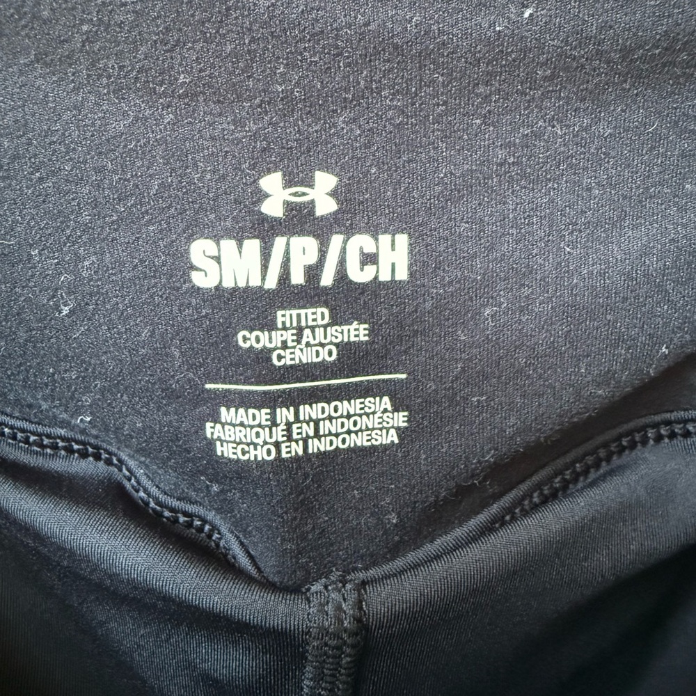 Under Armour Women's Athletic Shorts - Picture 4 of 4